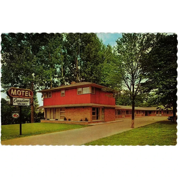 Canadiana Motel Hwy 2, 1/2 Mile East of Whitby Ontario Canada Postcard - Picture 1 of 2